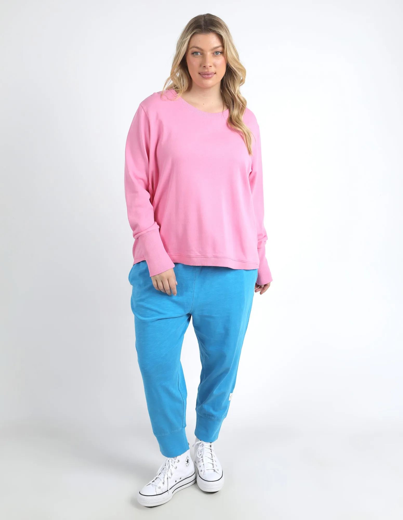 Divine Crew Strawberry Pink - Stylish and Comfortable Oversized T-Shirt for Trendy Casual Wear