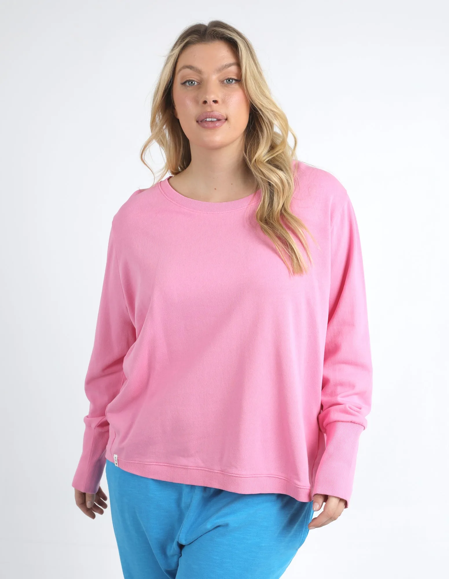 Divine Crew Strawberry Pink - Stylish and Comfortable Oversized T-Shirt for Trendy Casual Wear