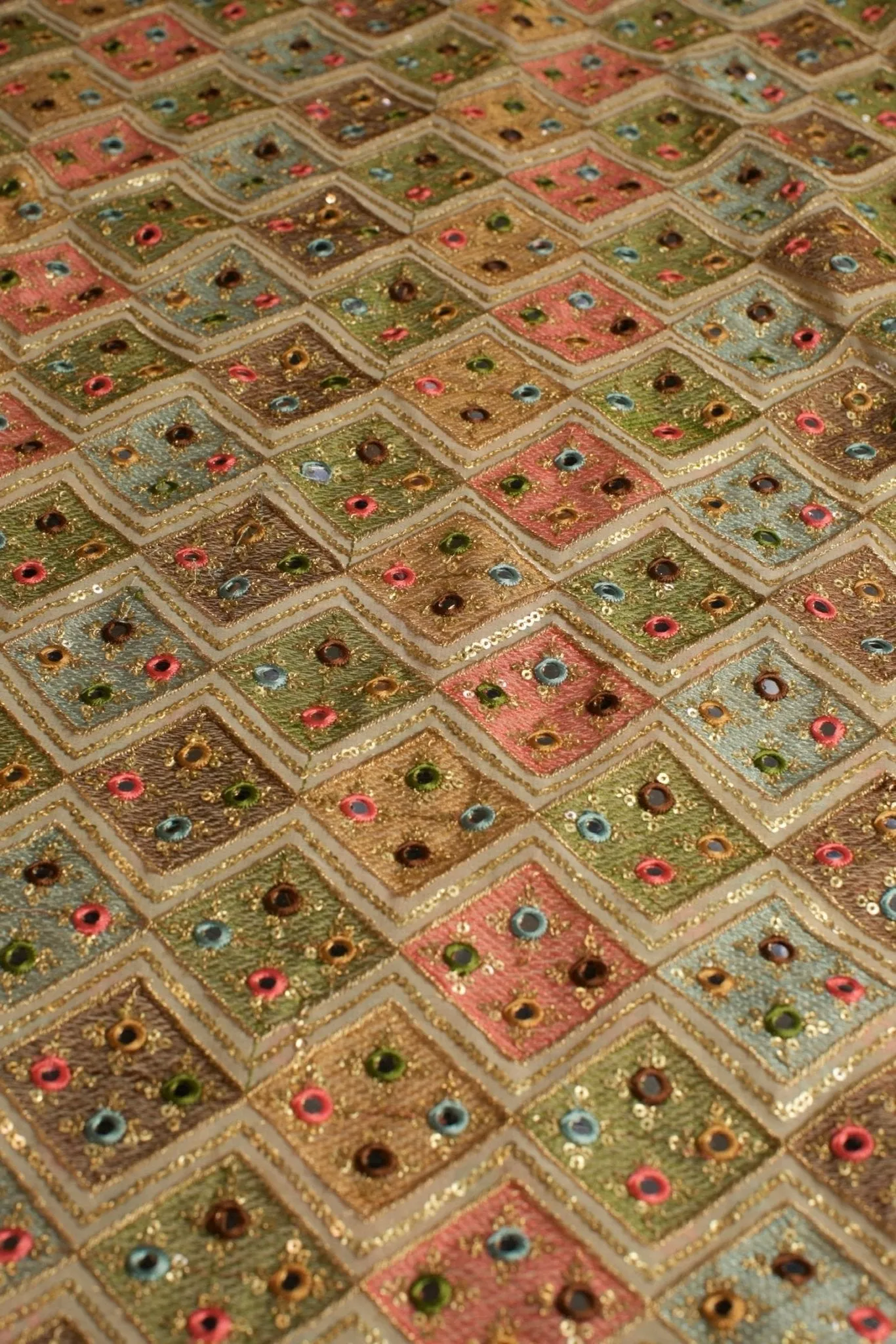 EMBROIDERED SILK B32-53