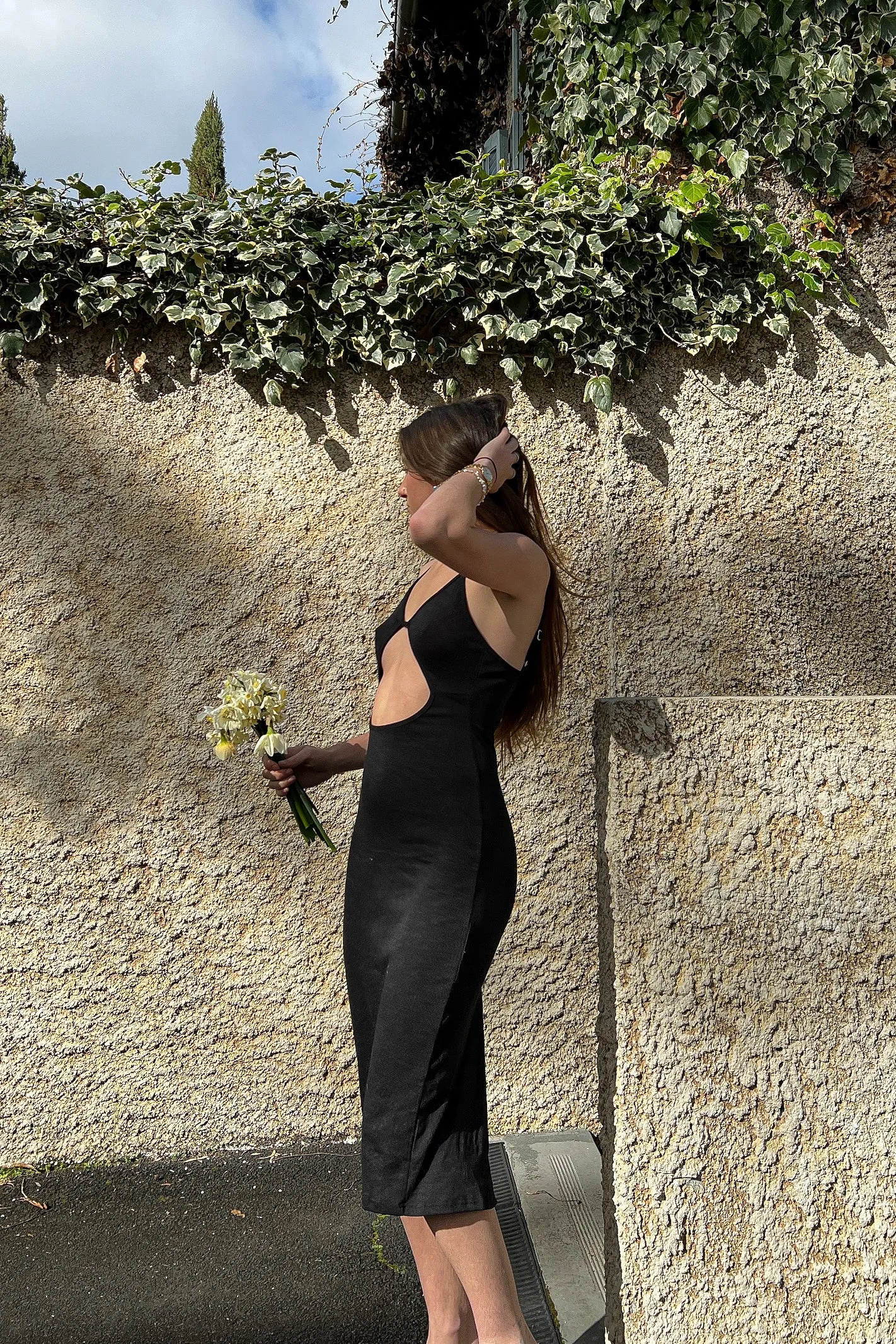 TAKE ME AWAY CUT-OUT DRESS / BLACK
